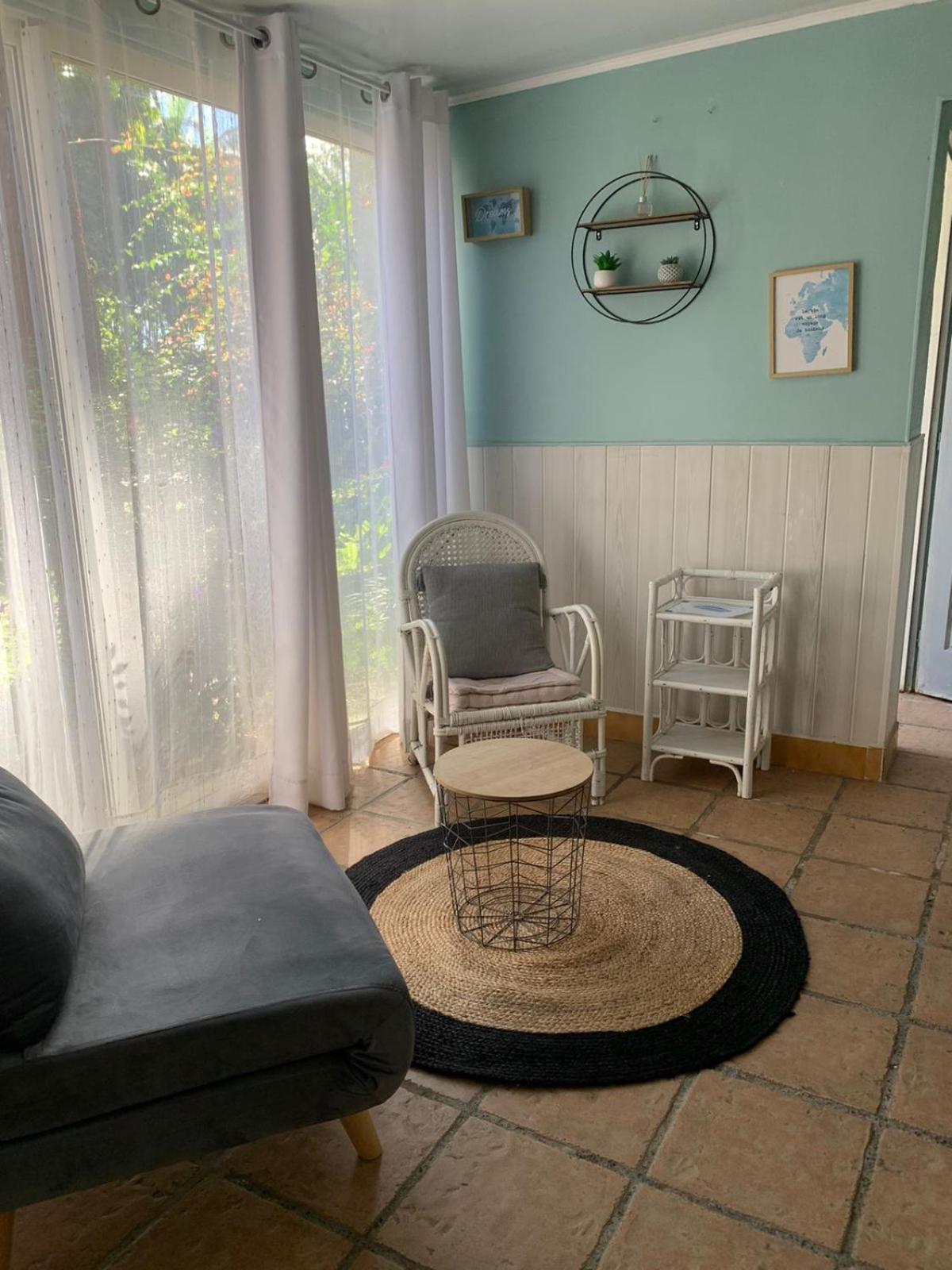 Le Medinilla Bed & Breakfast Bras-Panon Екстериор снимка